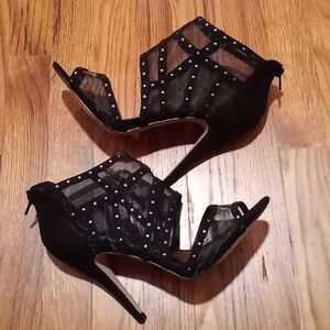 Rock and Republic black sexy shoes size 9 and 1/2
